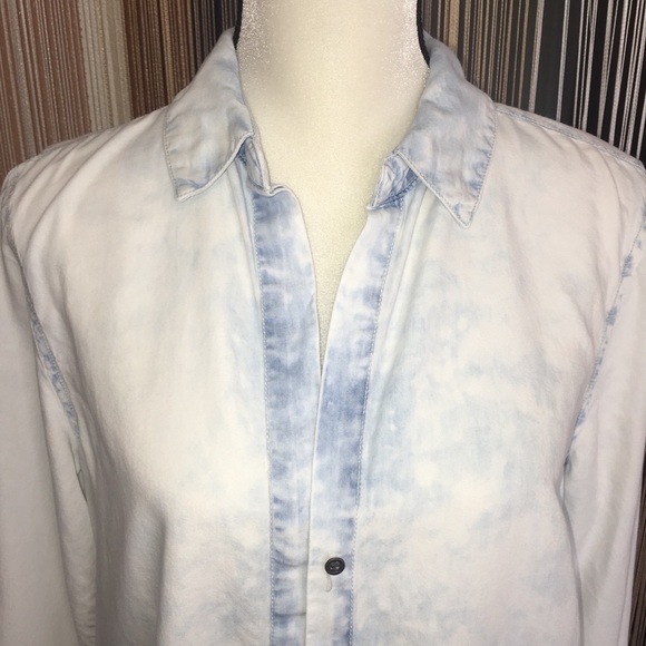 💥Forever 21 denim shirt 💥 - Picture 4 of 8